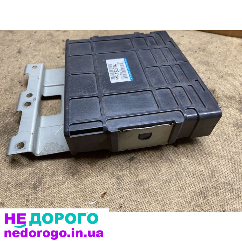Блок управління двигуном MN132784 для Mitsubishi Lancer 9 1.6 бензин, випущений в Україні.