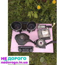 Блок управління двигуном VW Golf VII, 2015, 1.4 л бензин. Замок з імобілайзером для захисту автомобіля.