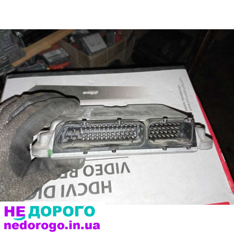 Блок управління двигуном Skoda Octavia 1.9 TDI 038906018BQ 0281001849, випущений у 2004 році, об'єм двигуна 1.9 літра, працює на дизельному паливі.