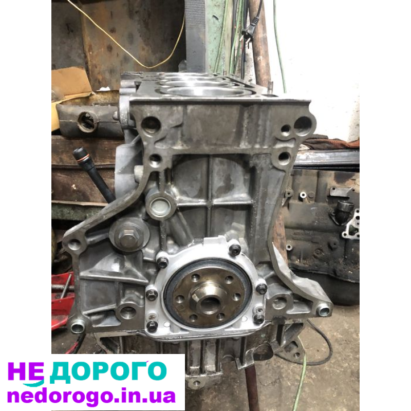 Двигун 1.6 AKL/APF для VW Golf/Bora, Skoda Octavia, Audi A3. Випущений у 2000-х роках. Працює на бензині.
