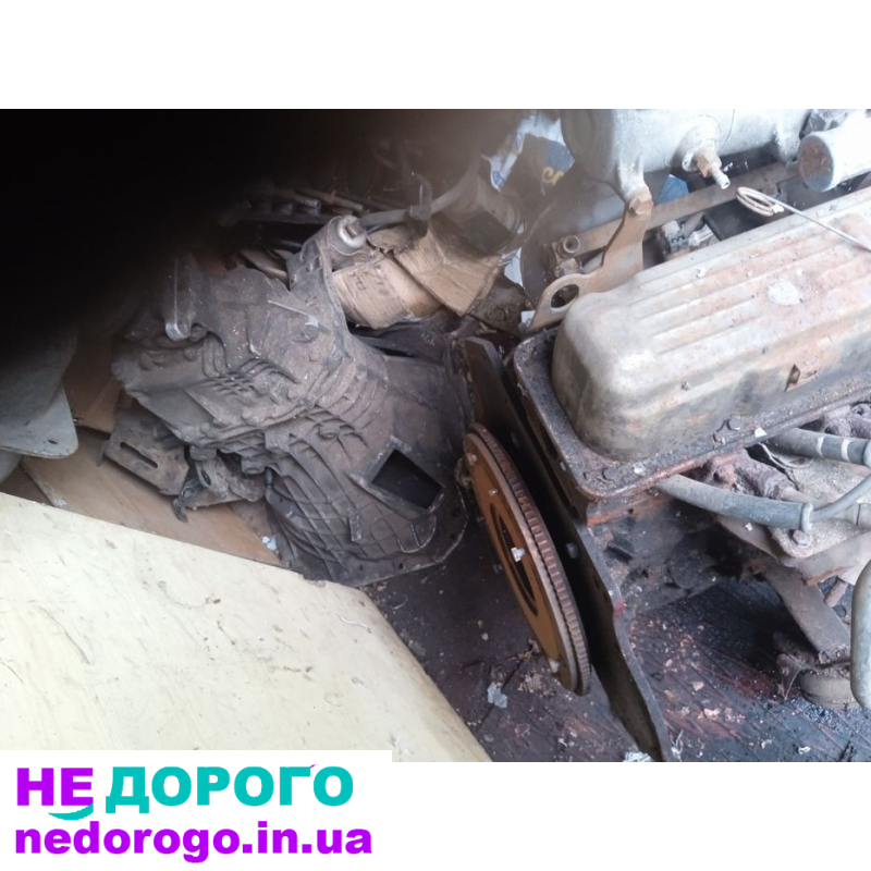 Двигун бензиновий Ford Transit, модель, рік, об'єм палива.