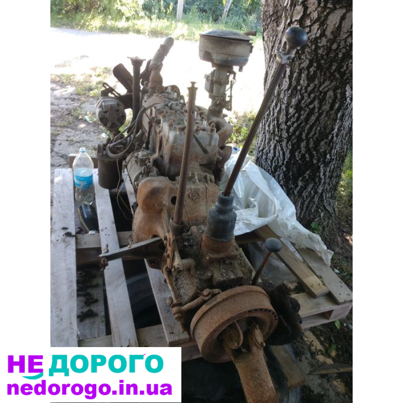 Двигун ГАЗ 51, модель 51, випущений у 1951 році, об'єм 3,5 літра, працює на бензині.