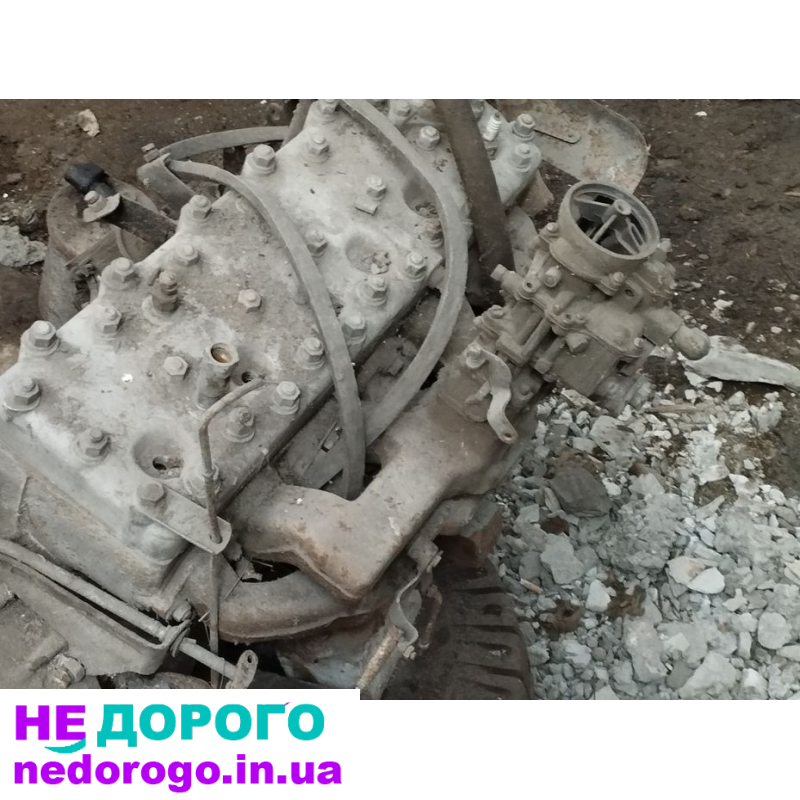 Двигун ГАЗ 52, модель 52, випущений у 1952 році, об'єм 3,5 літра, працює на бензині.