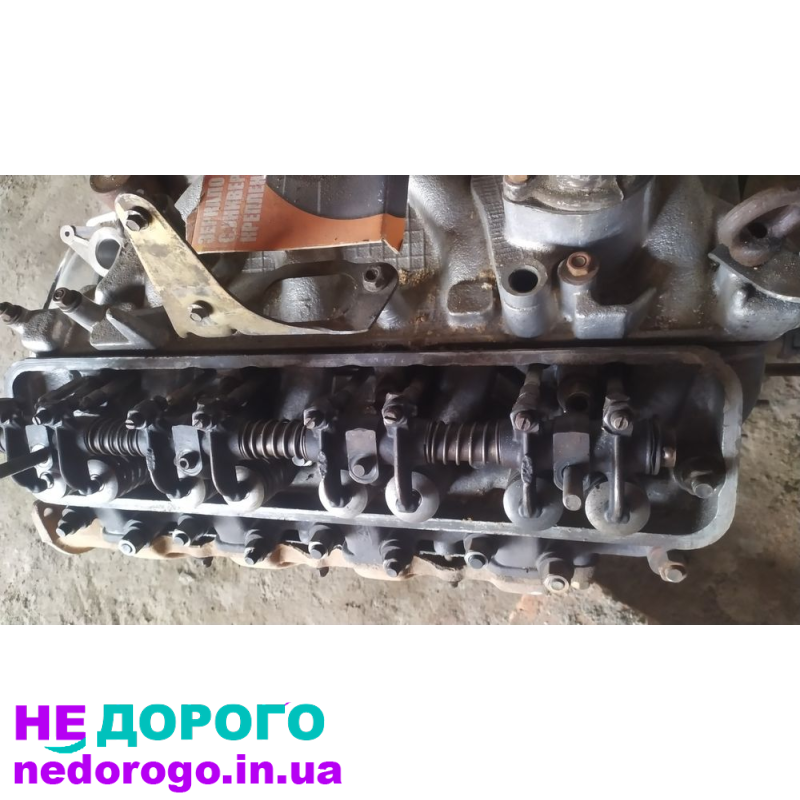 Двигун ГАЗ-53, модель 53-12, випущений у 1961 році, об'єм 4,25 літра, працює на бензині.