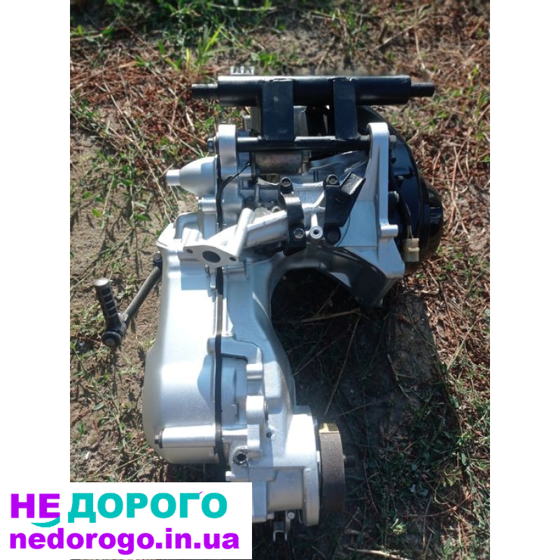 Двигун мотор для скутера Honda Dio 34 35, випущений в Україні. Об'єм двигуна - 50 куб.см, працює на бензині.