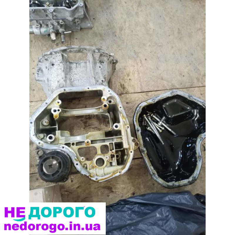 Блок циліндрів 2AR-FE, 2008, 2.5л бензин: головка, колінчастий вал, поршні, шатуни, масляний насос, система охолодження.