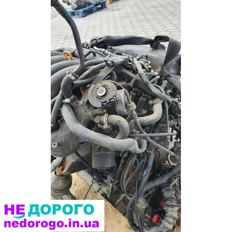 Двигун Audi A4 ADP 1.6 бензин 2001 рік 1.6 л.