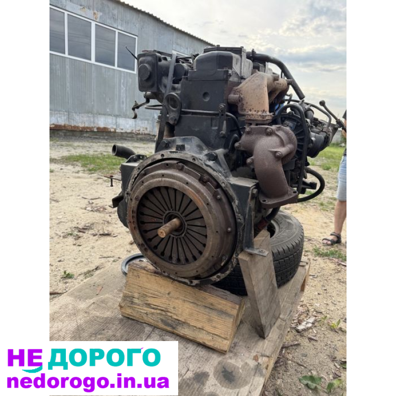 Двигун MAN D0824, модель D0824LFL02, випущений у 2006 році, об'єм 4,6 л, працює на дизельному паливі.