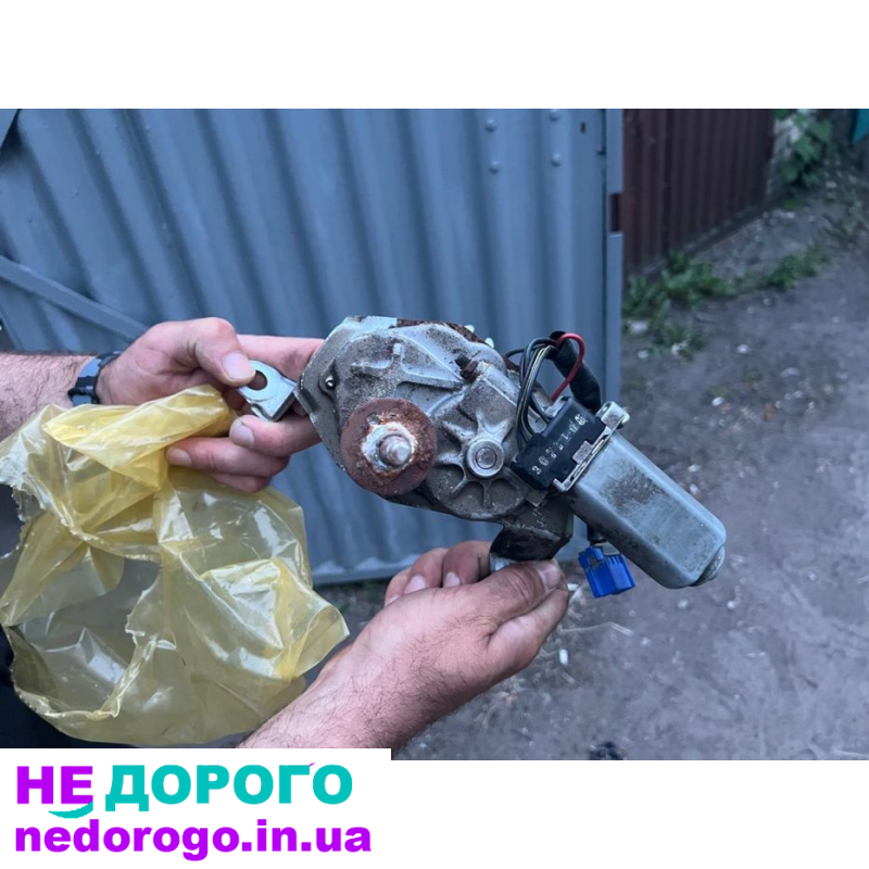 Двигун стеклоочистель задній для Kia Sorento, 2015 рік, 2.4 літра, бензин.