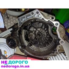 Двигун Volkswagen Golf 4 1.6 бензин МКПП, випущений в Україні.