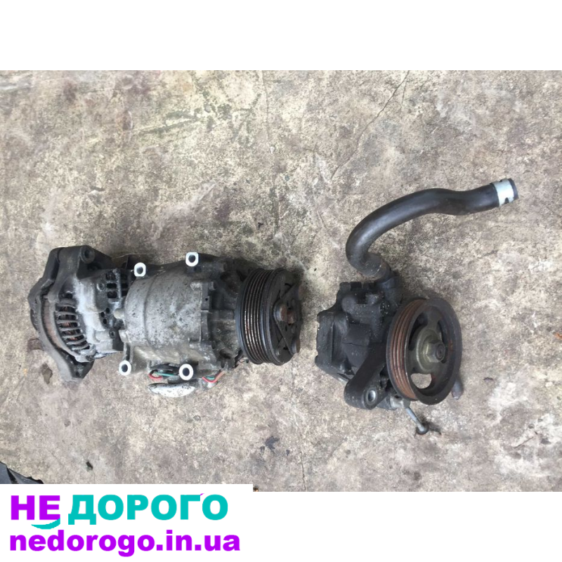 Компресор кондиціонера Honda Civic, 2001 рік, 1.7 л, бензин. Насос ГУР від двигуна D17A2.