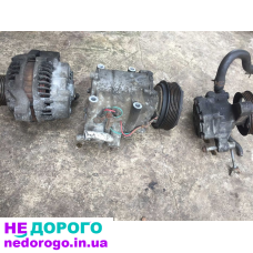 Компресор кондиціонера Honda Civic, 2001 рік, 1.7 л, бензин. Насос ГУР від двигуна D17A2.