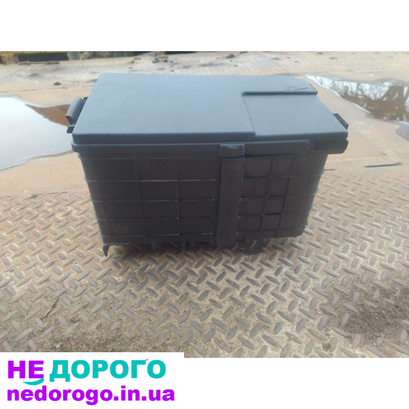 Коробка АКБ Volkswagen Caddy