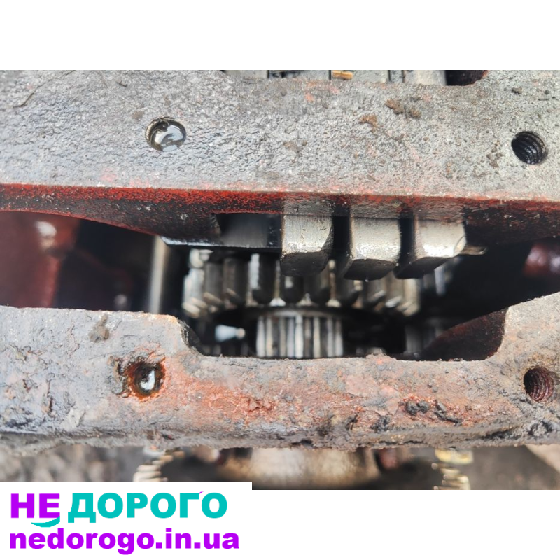 Коробка МТЗ 82/80/892: двигун 80 к.с., дизель, 1982 р. Відмінний стан, готова до використання.