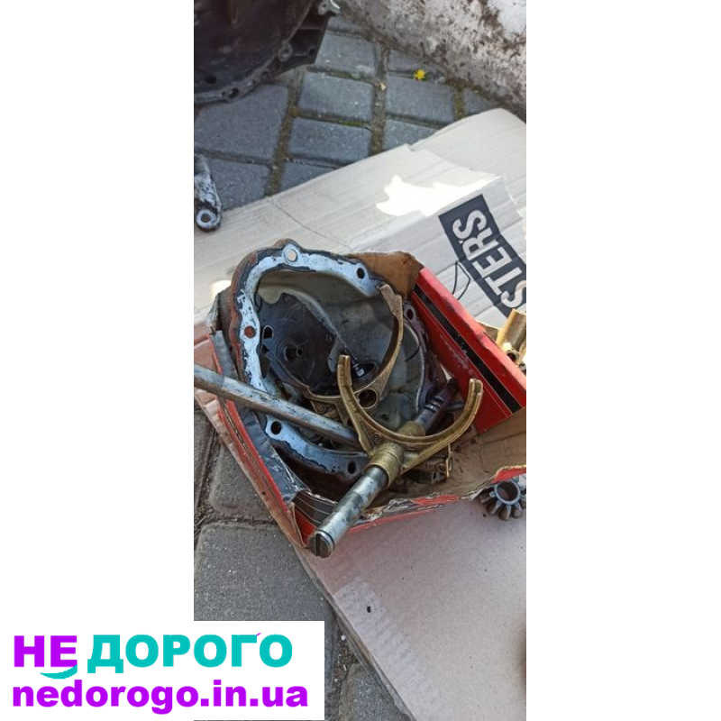 Коробка на запчастини Пежо партньор 2.0 дизель Hdi 2005.р