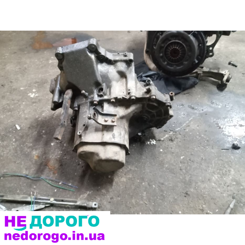 Коробка передач кпп Мазда 626 1.6 бенз 1988 рік.