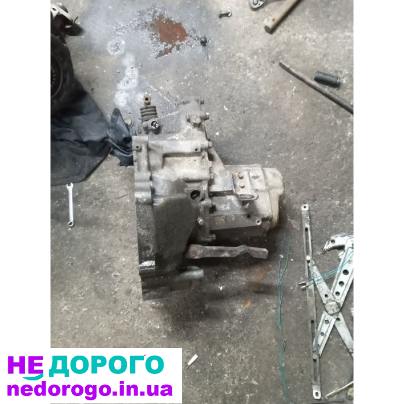 Коробка передач кпп Мазда 626 1.6 бенз 1988 рік.