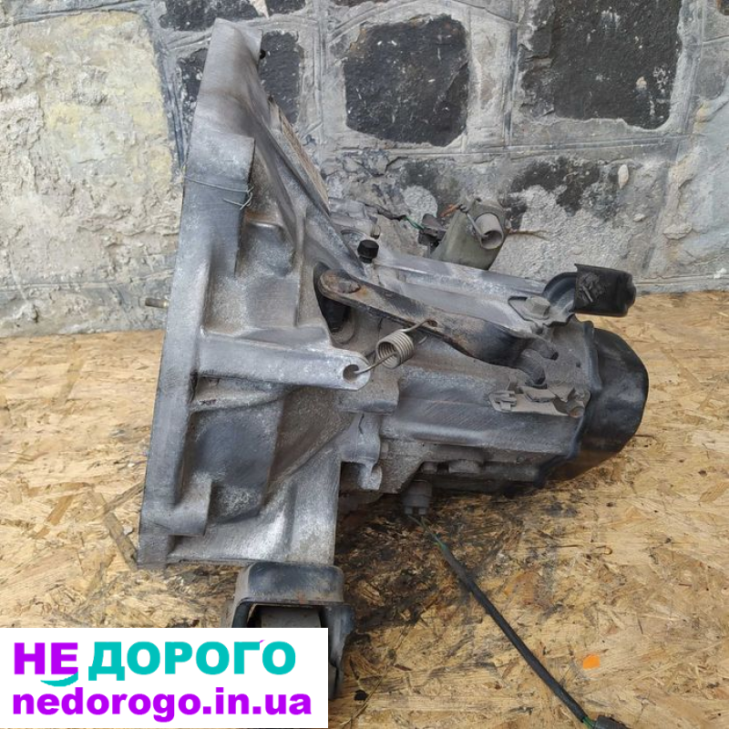 Коробка передач Mazda Demio 1.5 16V 2000-2002р.в. 1.5 л бензин.