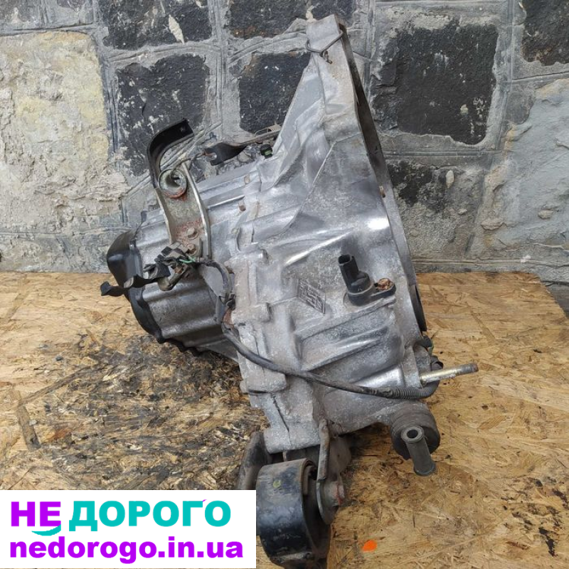 Коробка передач Mazda Demio 1.5 16V 2000-2002р.в. 1.5 л бензин.