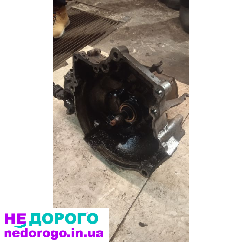 Коробка передач Mazda 626 gc 2.0, 1990 рік, бензин, 2.0 л.