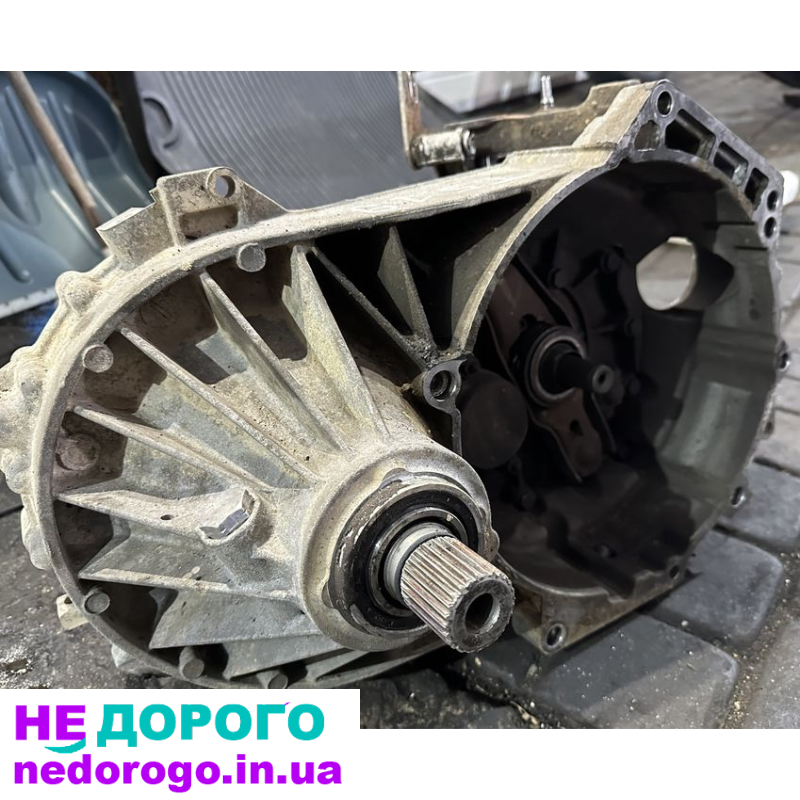 Коробка передач механіка 5 ступ. VW T5 1.9 tdi CSH-DE 02Z301103D, 2005 рік, дизель, об'єм двигуна 1.9 л.