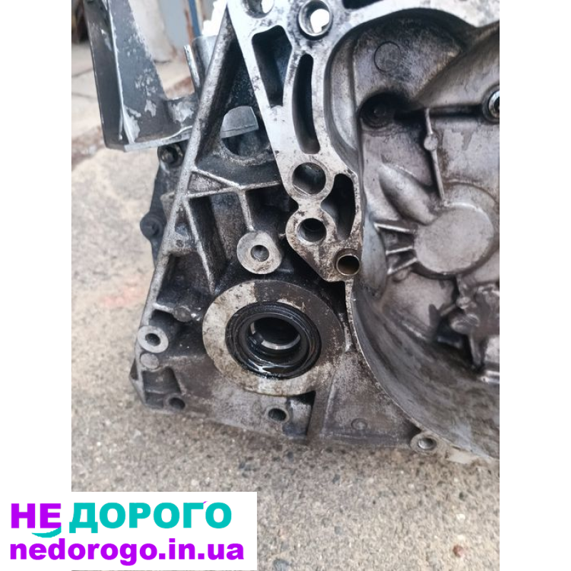 Коробка передач п'ятиступка для Renault Megane 1.6 бензин, 2005 рік, об'єм двигуна 1.6 л.