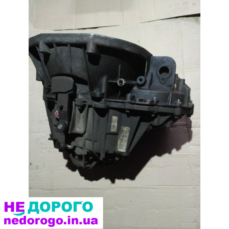 Коробка передач 5-ступенева для Рено Трафік Опель Віваро, 2008 рік, 2.0 л дизель.