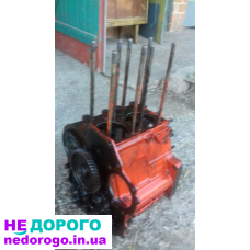Коробка поршнів Т-16 для двигуна об'ємом 1.6 л, випущена в Україні.