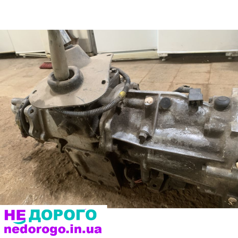 Коробка з роздаткою для Mitsubishi Pajero, модель V5MT1, 2005 рік, об'єм двигуна 3.2 л, паливо - дизель.