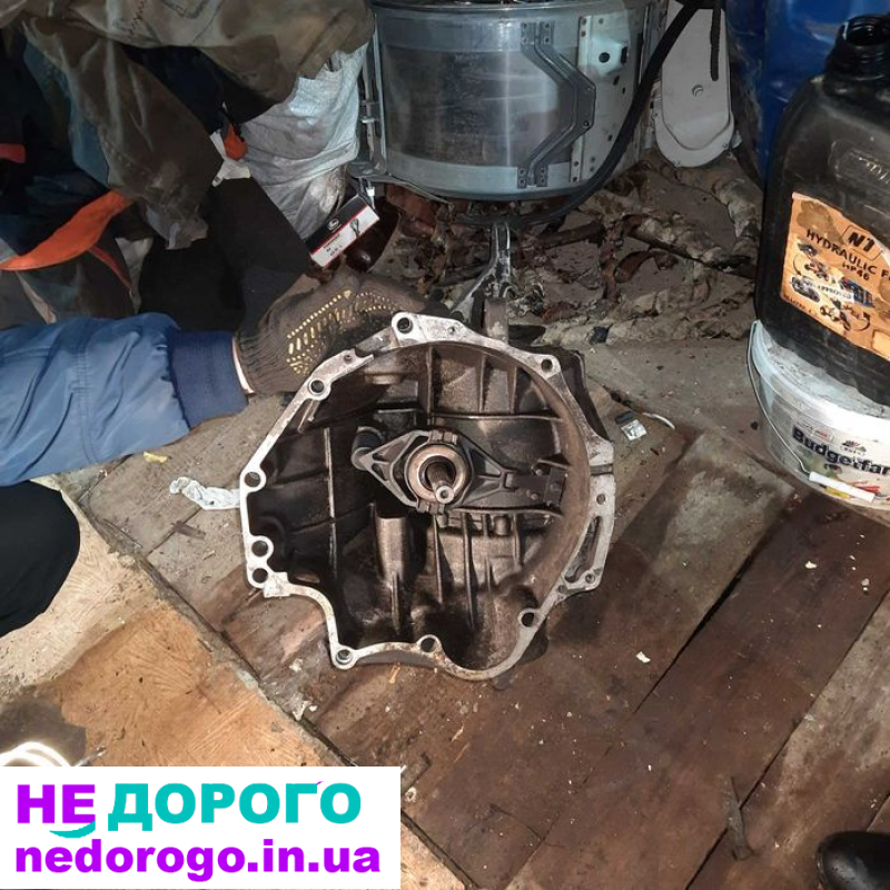 КПП AUDI 100 C3  D  3U30083  6cт