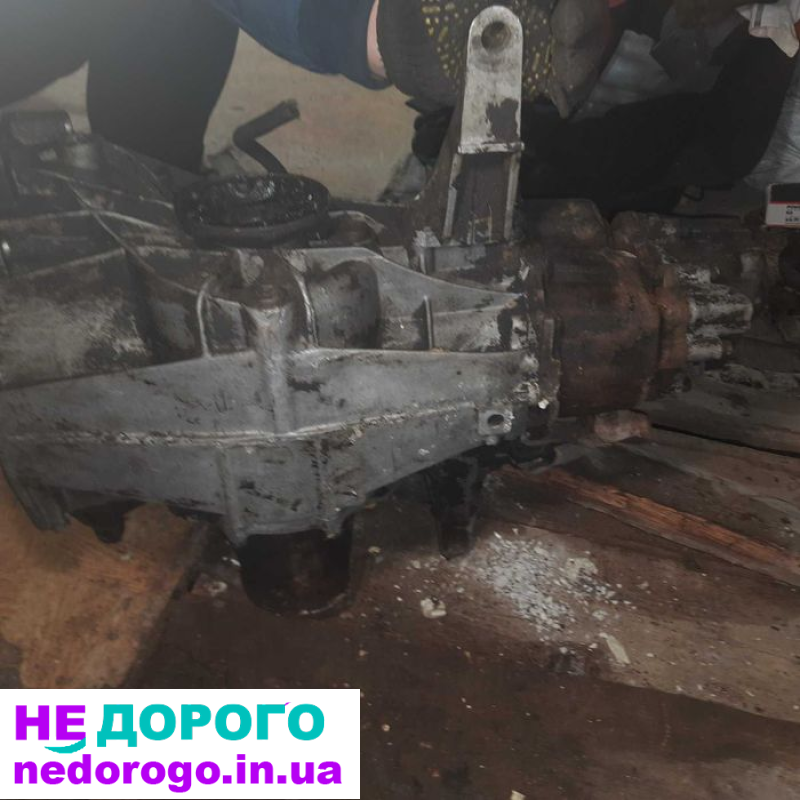 КПП AUDI 100 C3  D  3U30083  6cт