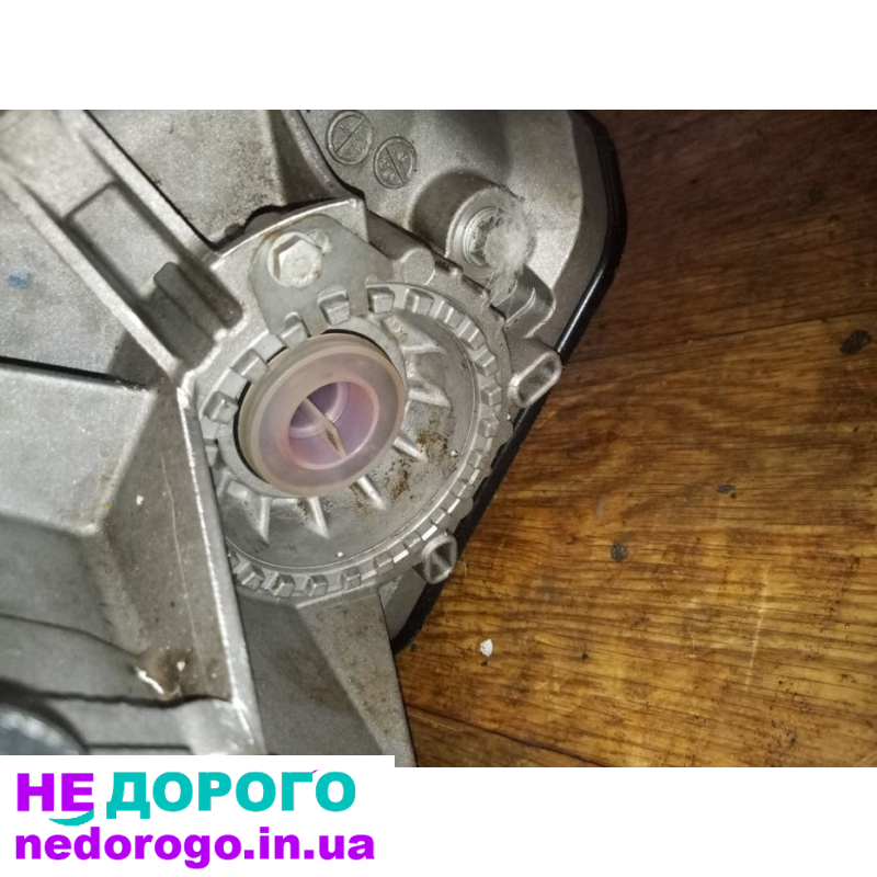 КПП F17C для Opel Astra H, J, Zafira 1.4-1.8 2004-2014 1.4-1.8 л бензин. номер деталі 55565177.