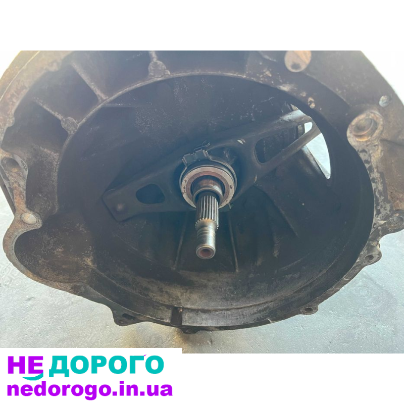 КПП коробка передач 5 ступ Volkswagen LT 28 2.4 D 008301103