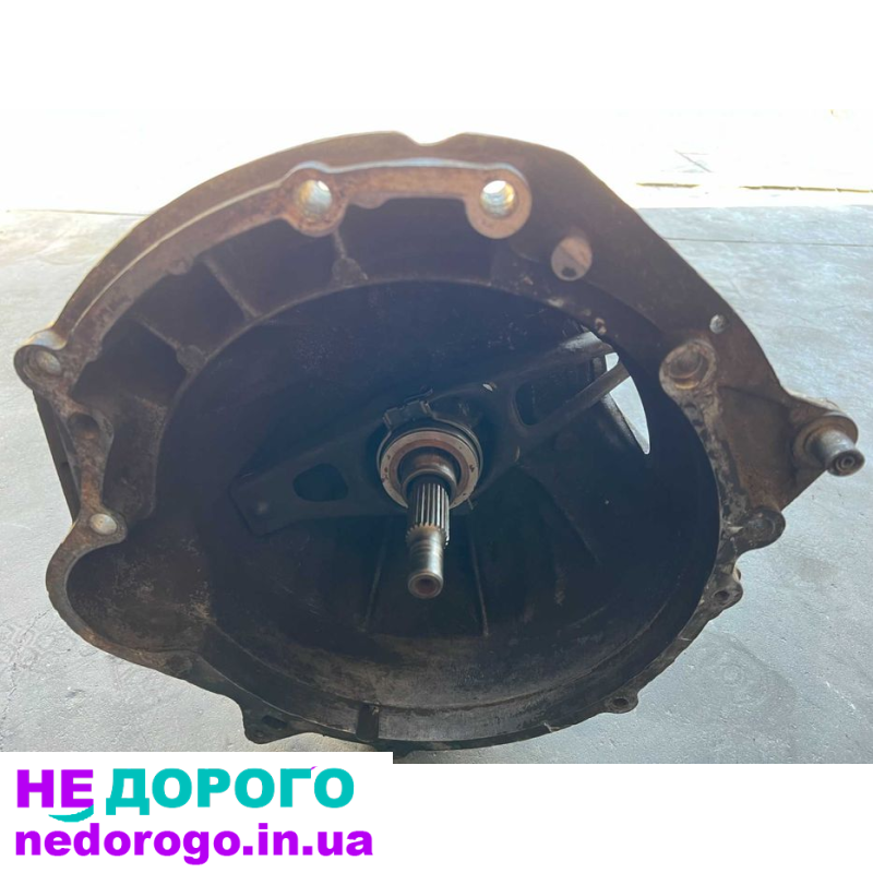 КПП коробка передач 5 ступ Volkswagen LT 28 2.4 D 008301103