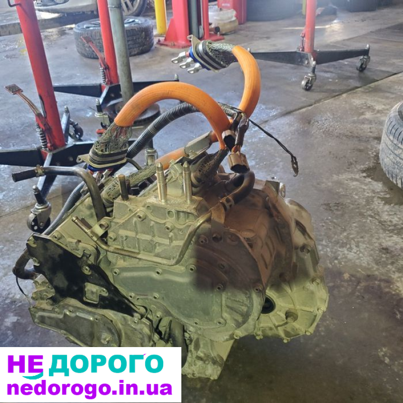Генератор Mitsubishi Outlander PHEV 2.0 2019 2.4 бензин. Електромотор. Коробка передач.