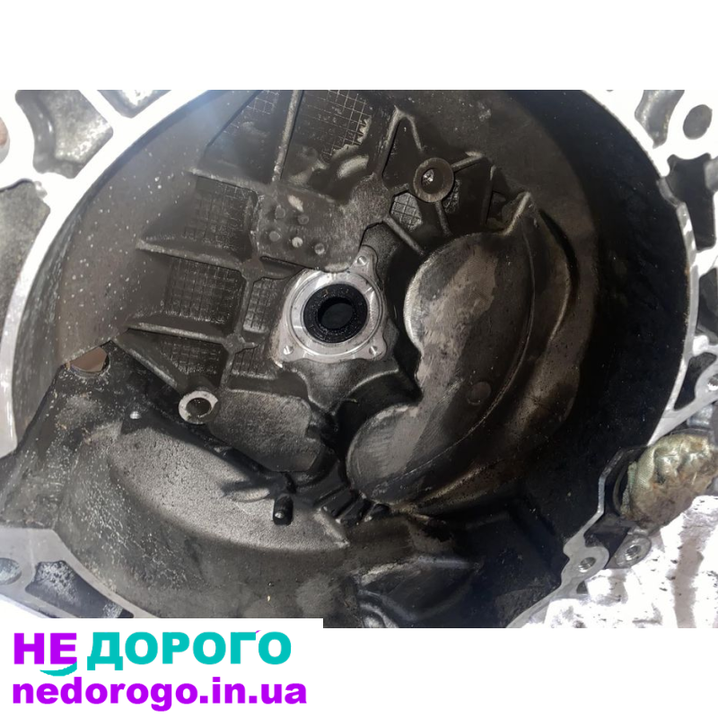 Механічна коробка передач М-32, українська модель, 2005 рік, 2.0 л двигун, бензин.
