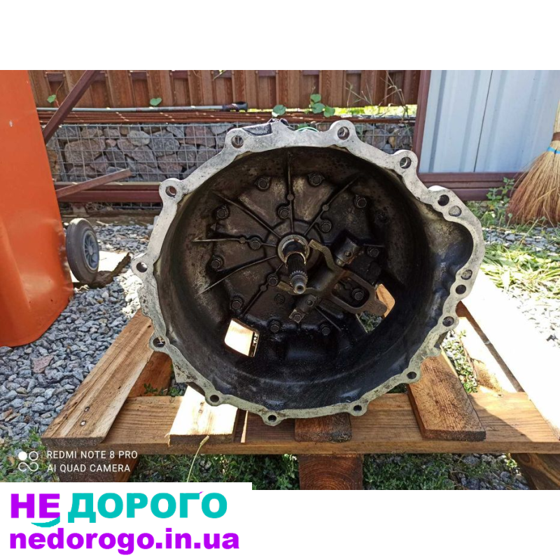 Механічна коробка передач з роздаткою Mitsubishi Pajero 3.2, 2005 р.в., об'єм двигуна 3.2 л, паливо - дизель.