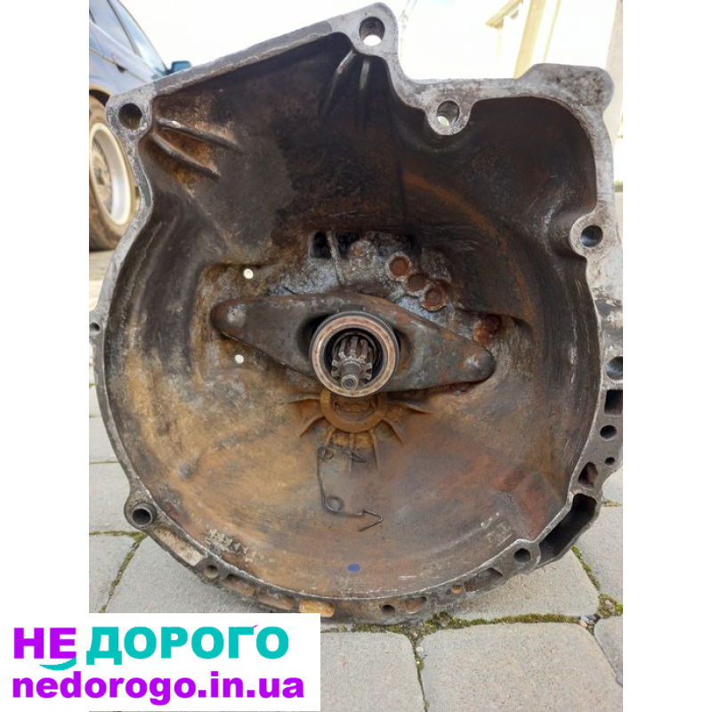 Механічна коробка передач BMW E28 M20B20 1982 2.0 бензин