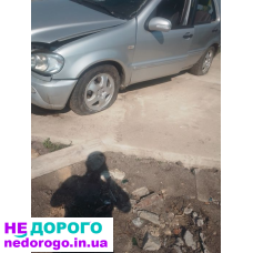 Мерседес ML, 2.7 дизель, АКПП, рік випуску - 2003, об'єм двигуна - 2.7 л, паливо - дизель.