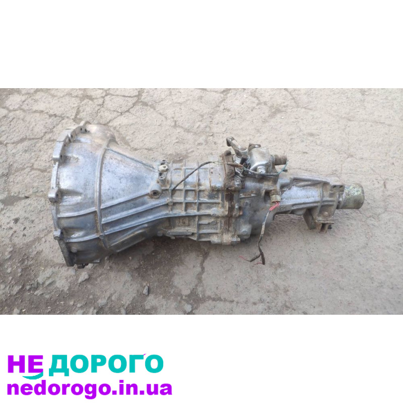 МКПП Isuzu Midi 1992 2.0i - назва агрегату, модель, рік випуску, об'єм двигуна та тип палива.