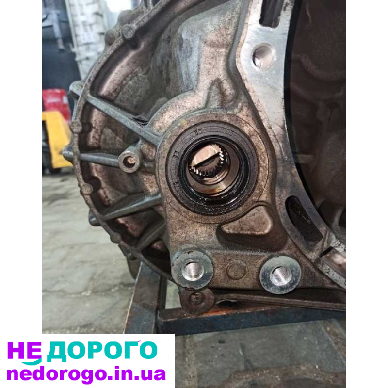 МКПП Mazda 6 GH MZR-CD 2.2 дизель. Головний вал, вилка зчеплення, шестерня 5-го передачі, паливний насос.