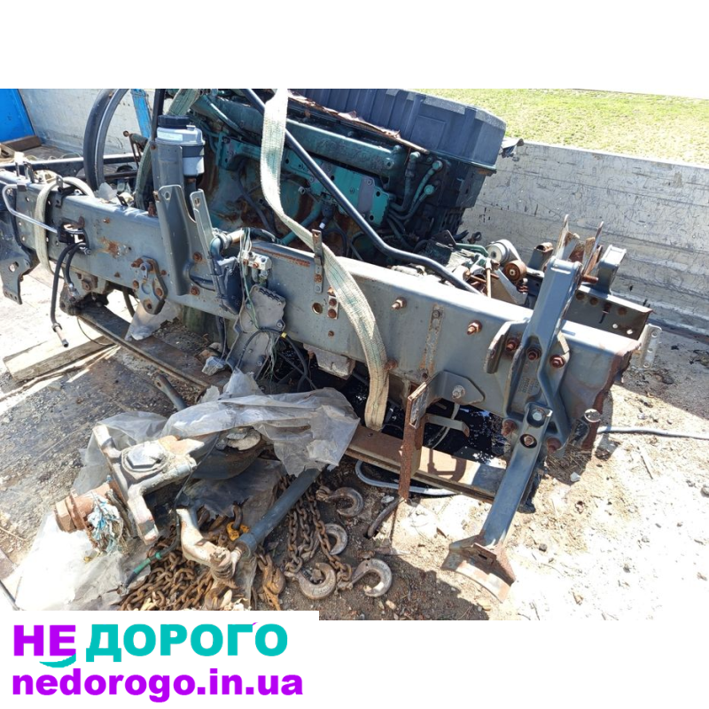 Двигун Volvo D12A, модель FH12, випущений у 2005 році, об'єм 12 літрів, працює на дизельному паливі.