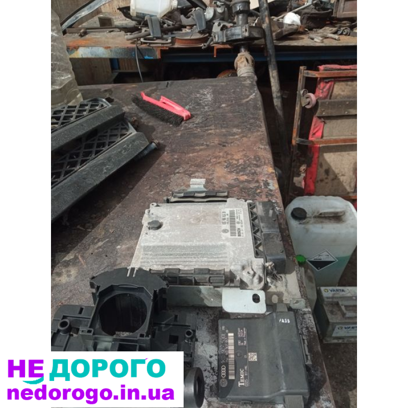 Блок управління двигуном для Volkswagen Caddy 3 1.9 TDI, випущений в Україні. Назва: Блок управління двигуном, модель: Volkswagen Caddy 3, рік випуску: український, об'єм двигуна: 1.9 TDI.