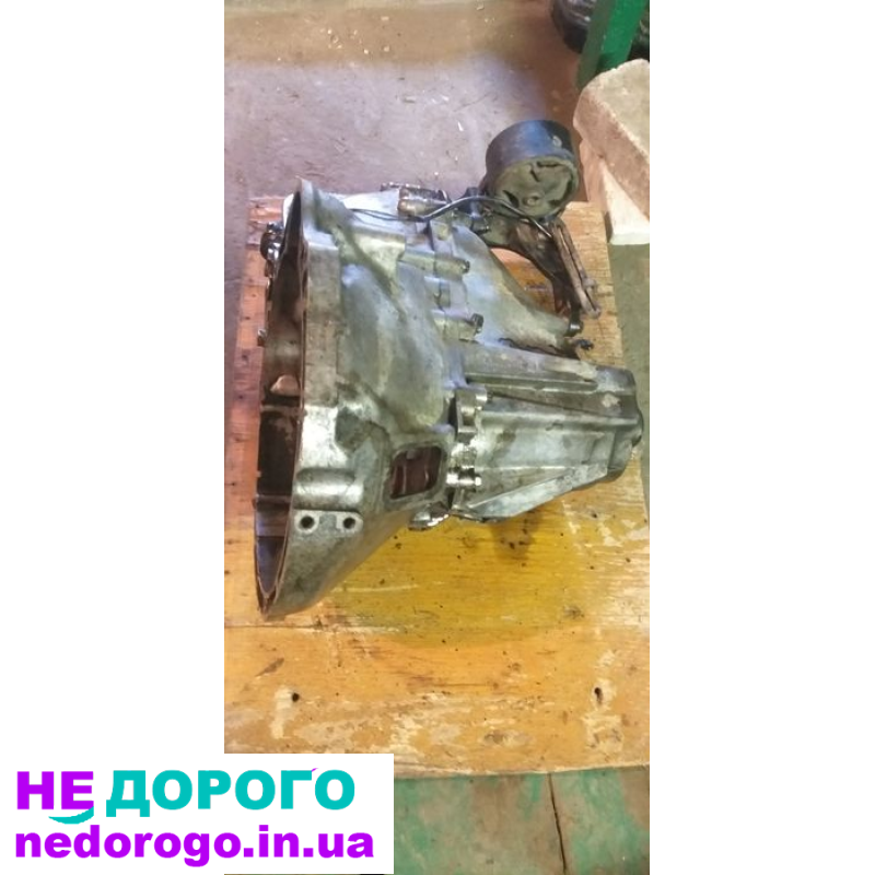 Двигун Nissan Bluebird 2.0 дизель, КПП 5, полуосі 1.8 бензин, випущений в Україні.