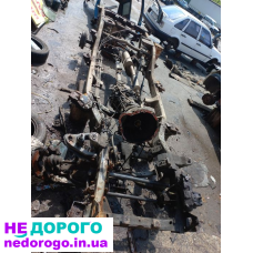 Міст Nissan Terrano 2 задній, коробка передач механічна, роздаткова коробка повнопривідна, ходова частина незалежна, двигун дизельний, об'єм 2.7 л.