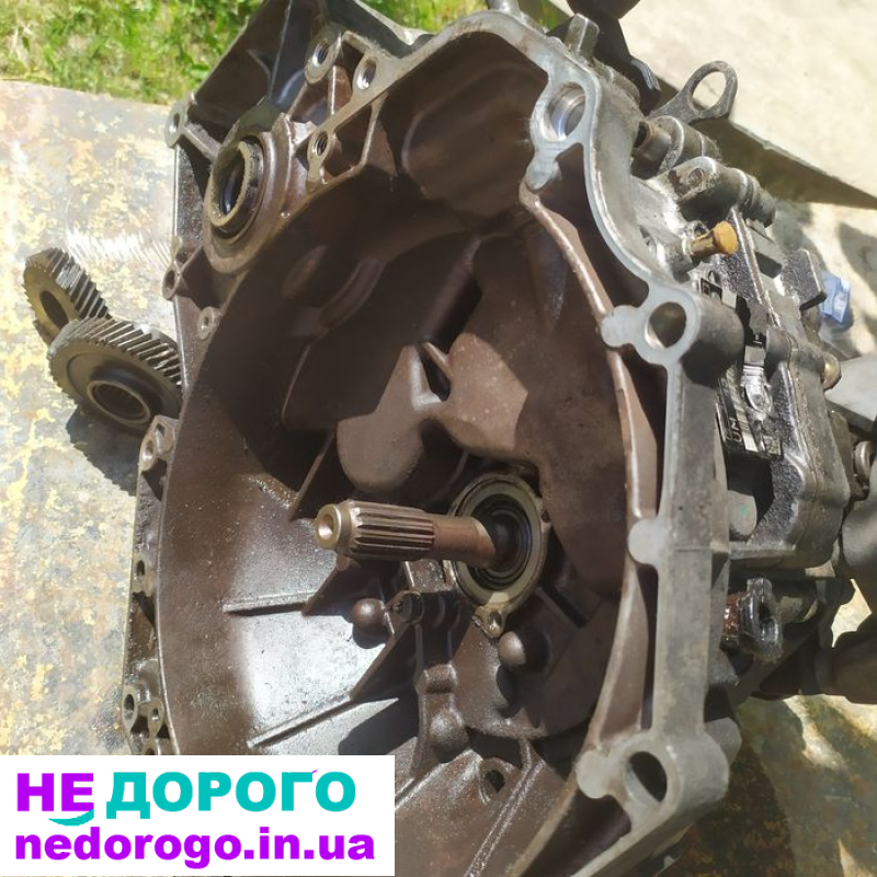 Опель Зафіра-А 2.2 дизель коробка передач (механічна)