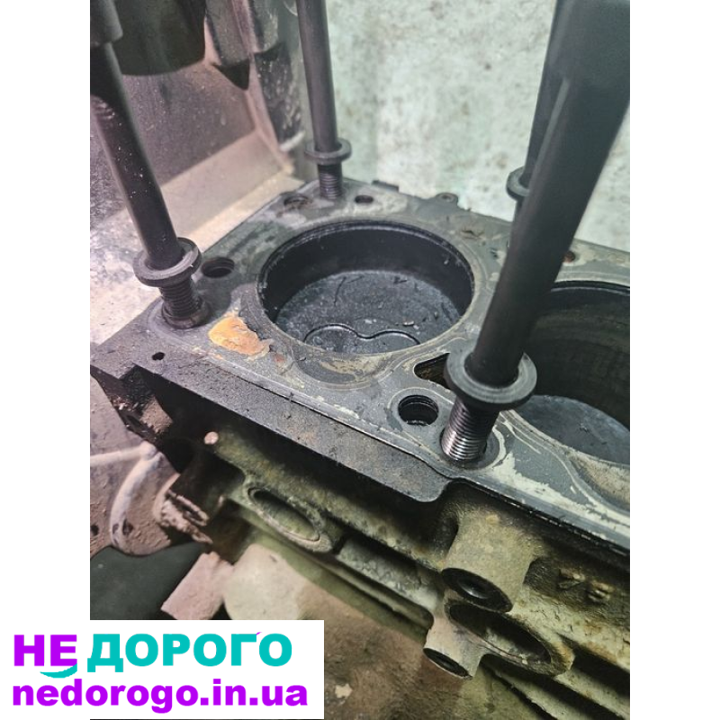 Пеньок низ двигуна Двигун Опель Астра Вектра 1.7 дизель 8V X17DTL Opel