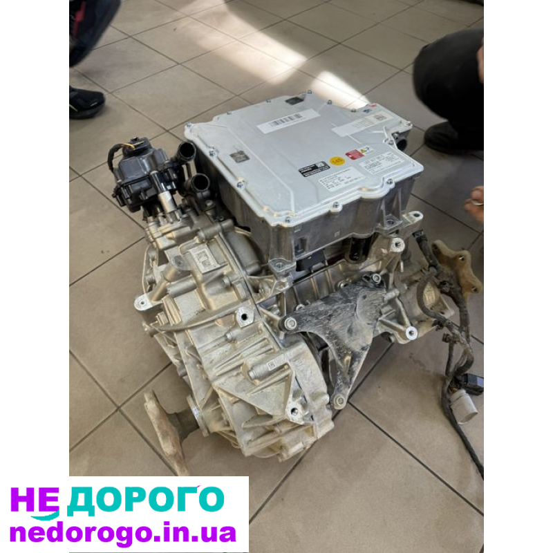 Передній мотор Audi e-tron 55 2019: Електричний агрегат, 55 модель, 2019 рік, об'єм двигуна - електричне паливо.