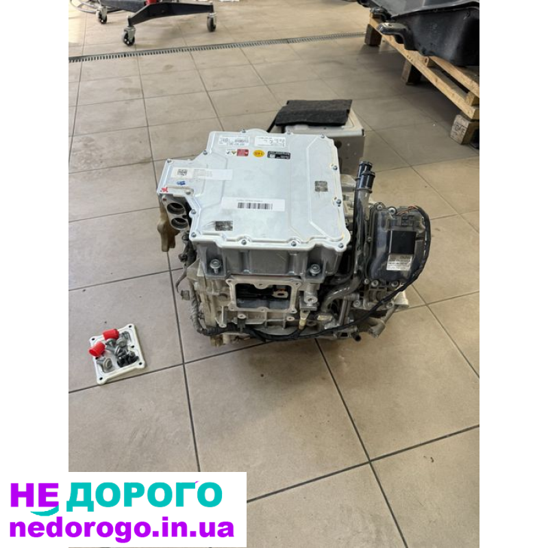 Передній мотор Audi e-tron 55 2019: Електричний агрегат, 55 модель, 2019 рік, об'єм двигуна - електричне паливо.