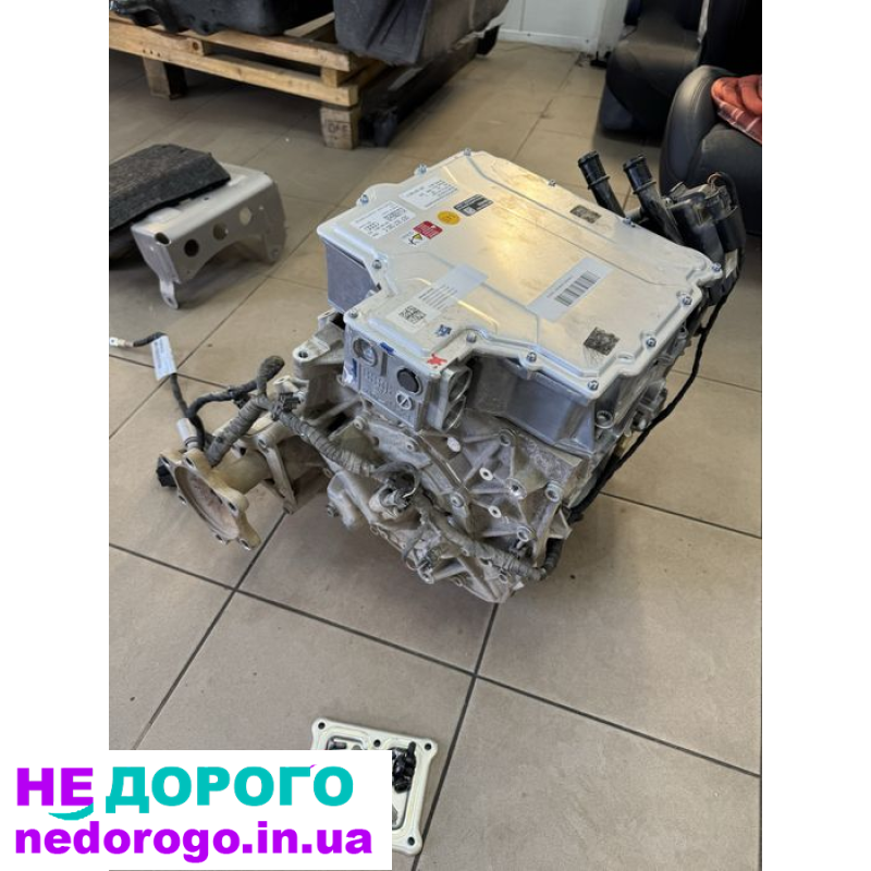 Передній мотор Audi e-tron 55 2019: Електричний агрегат, 55 модель, 2019 рік, об'єм двигуна - електричне паливо.